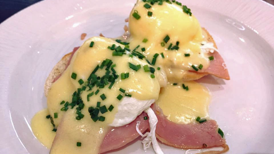 Eggs Benedict with Smoked Ham