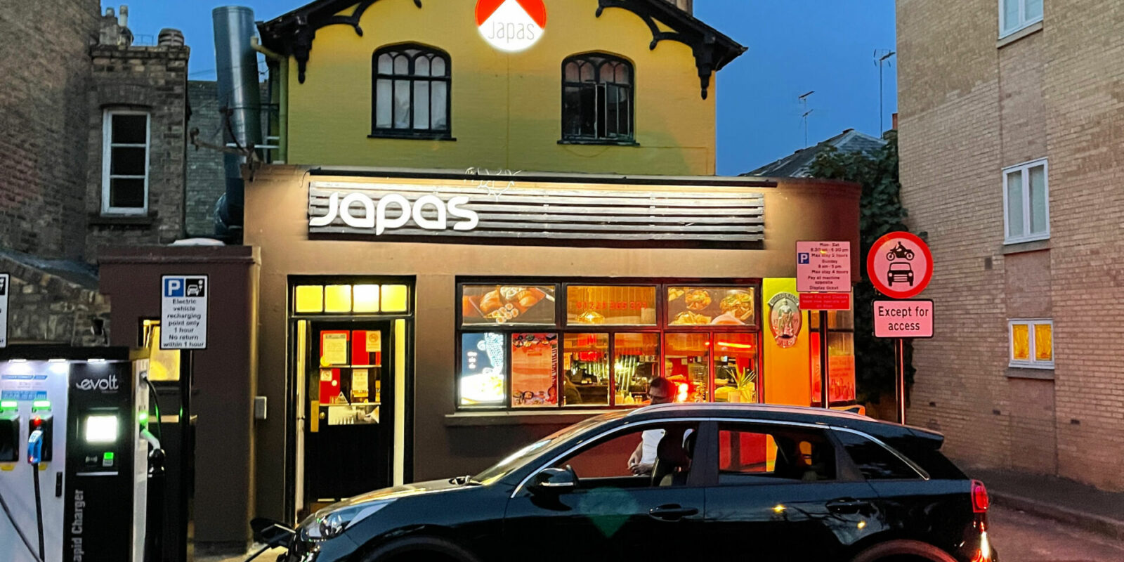 Japas-Restaurant-Exterior
