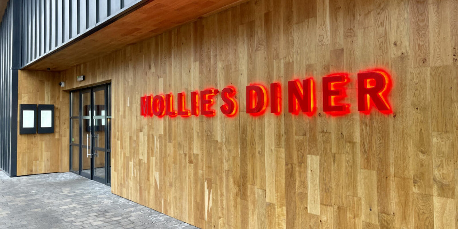 Mollies Diner Entrance