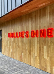 Mollies Diner Entrance