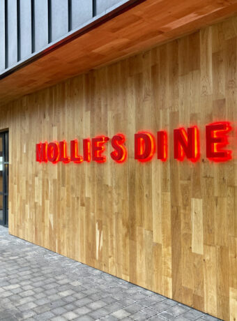 Mollies Diner Entrance
