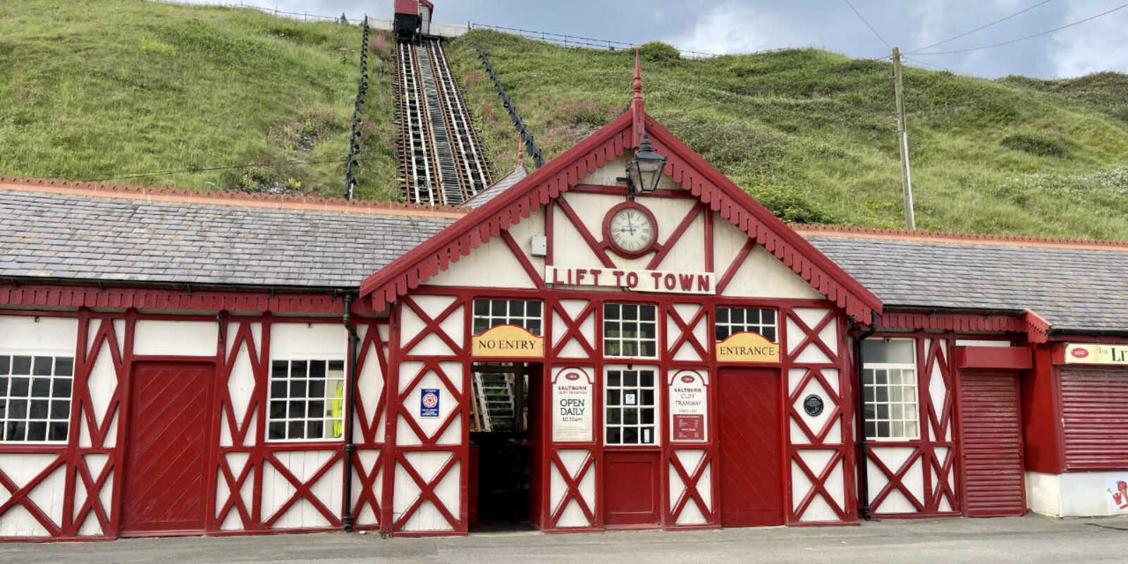 Saltburn Lift to Town Station
