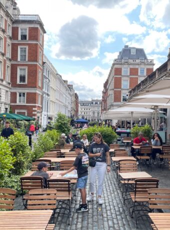 Shake Shack Outdoor Seating