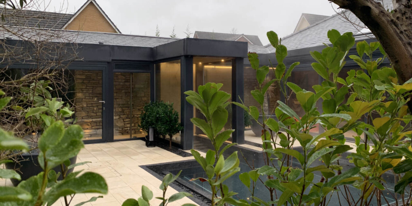 Access to Outdoor Jacuzzi Pool