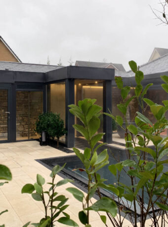 Access to Outdoor Jacuzzi Pool